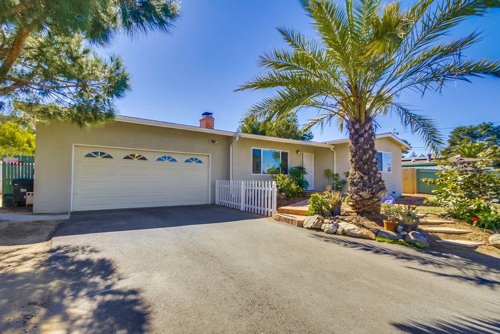 Main Photo: VISTA House for sale : 2 bedrooms : 1335 Foothill