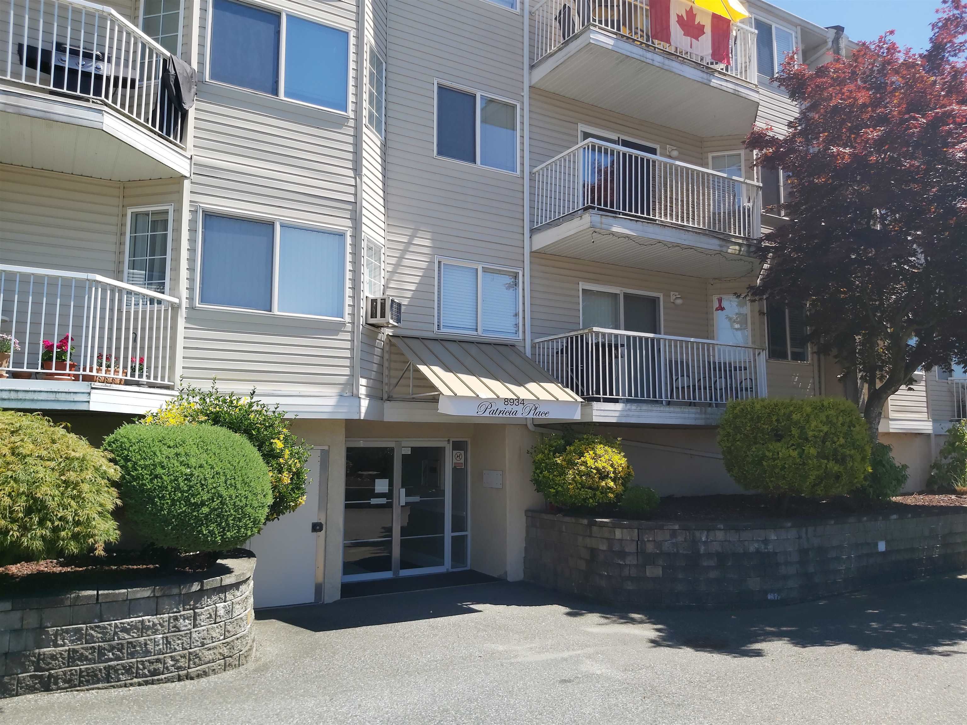 Main Photo: 106 8934 MARY Street in Chilliwack: Chilliwack Proper West Condo for sale in "Patricia Place" : MLS®# R2731651