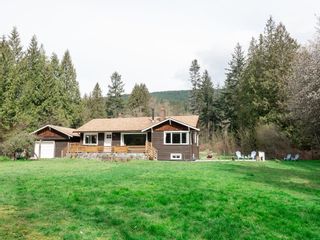 Photo 2: 1520 BURTON Road in Gibsons: Gibsons & Area House for sale (Sunshine Coast)  : MLS®# R2867068