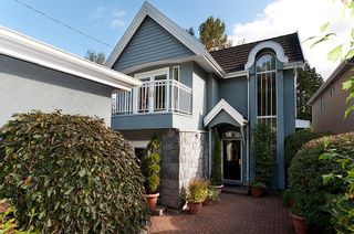 Photo 2: 736 SEYMOUR Boulevard in North Vancouver: Seymour House for sale : MLS®# V914166