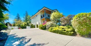Photo 2: 6155 HIGHMOOR Place in Sechelt: Sechelt District House for sale in "The Shores" (Sunshine Coast)  : MLS®# R2875358