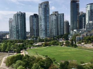 Photo 4: 1501 1383 MARINASIDE CRESCENT in Vancouver: Yaletown Condo for sale (Vancouver West)  : MLS®# R2195736