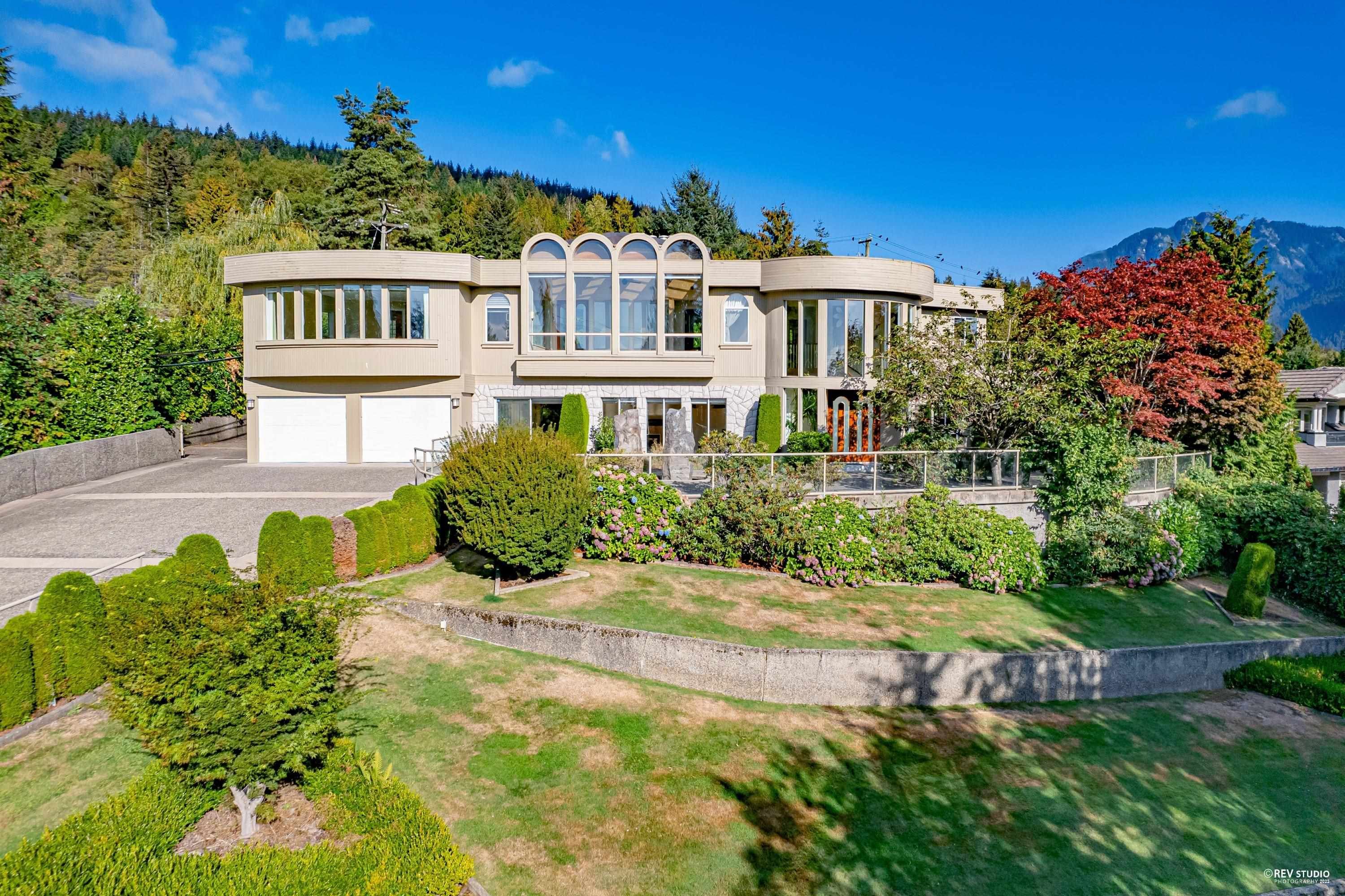 Main Photo: 751 KENWOOD Road in West Vancouver: British Properties House for sale : MLS®# R2775165