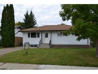 Photo 1: 2526 Dufferin Avenue in Saskatoon: Avalon Single Family Dwelling for sale (Saskatoon Area 02)  : MLS®# 512369