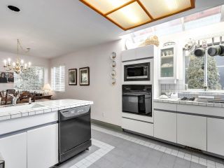 Photo 19: 3333 MARINE Drive in West Vancouver: West Bay House for sale in "West Bay" : MLS®# R2761097