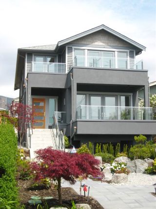 Photo 2: 1155 KEITH ROAD in West Vancouver: Ambleside House for sale : MLS®# R2069452