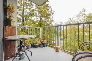 Photo 15: 401 2165 W 40TH Avenue in Vancouver: Kerrisdale Condo for sale in "THE VERONICA" (Vancouver West)  : MLS®# R2117072