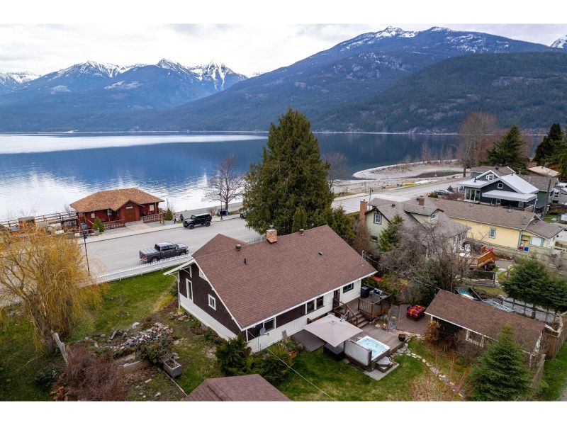 FEATURED LISTING: 311 FRONT STREET Kaslo