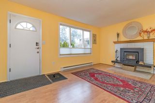 Photo 2: 812 Intervale Ave in Esquimalt: Es Rockheights House for sale : MLS®# 923092