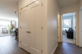 Photo 3: 403 33530 MAYFAIR Avenue in Abbotsford: Central Abbotsford Condo for sale in "Residences at Gateway" : MLS®# R2400073