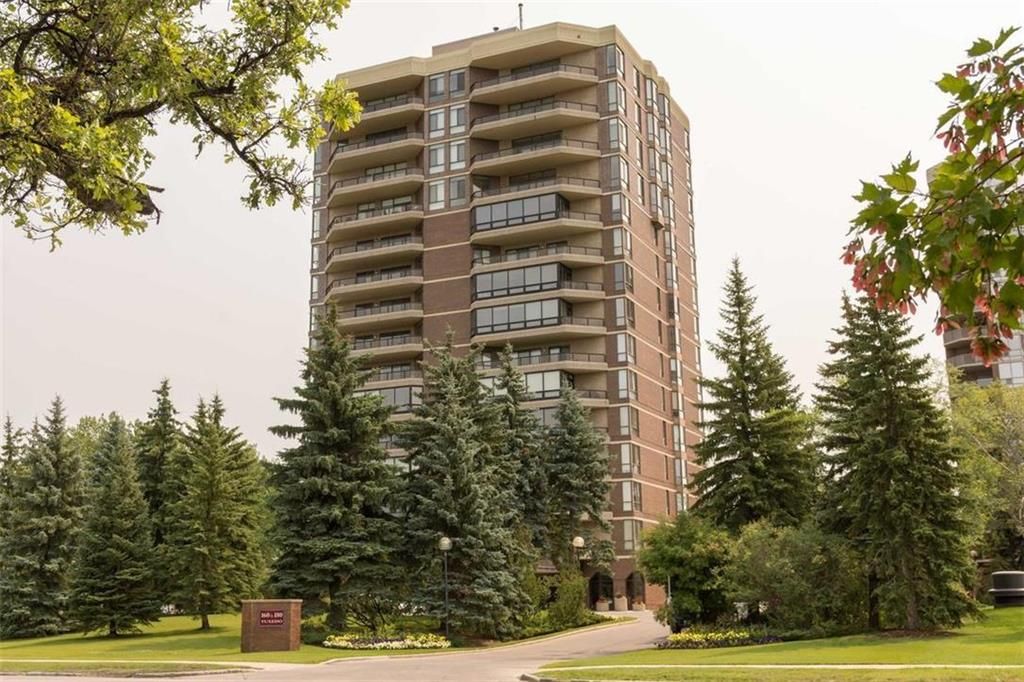 Main Photo: 902 160 Tuxedo Avenue in Winnipeg: Tuxedo Condominium for sale (1E)  : MLS®# 202408689