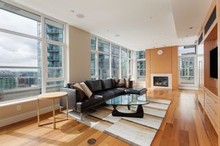 Photo 1: PH1901 480 ROBSON Street in Vancouver: Downtown VW Condo for sale in "R & R" (Vancouver West)  : MLS®# R2823408