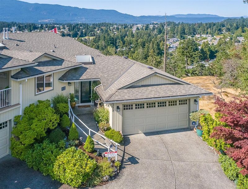 FEATURED LISTING: 3399 Edgewood Dr Nanaimo