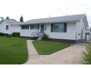 Photo 1: 2426 Wiggins Avenue South in Saskatoon: Saskatoon Area 02 (Other) Single Family Dwelling for sale (Saskatoon Area 02)  : MLS®# 438507
