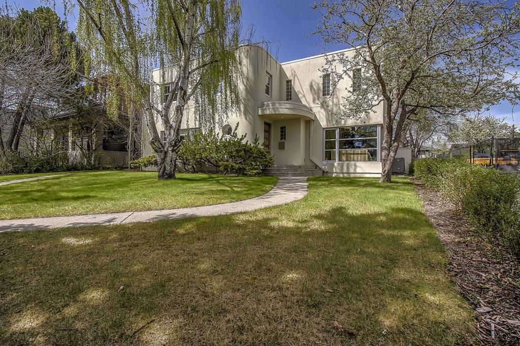 Main Photo: 1110 Levis Avenue SW in Calgary: Upper Mount Royal Detached for sale : MLS®# A1222680