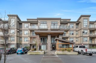 Photo 1: 401 30515 CARDINAL Avenue in Abbotsford: Abbotsford West Condo for sale in "TAMARIND WESTSIDE" : MLS®# R2866679
