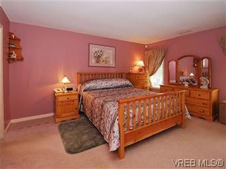 Photo 14: 1255 Mariposa Ave in VICTORIA: SW Strawberry Vale House for sale (Saanich West)  : MLS®# 569284