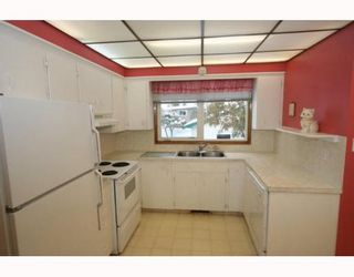 Photo 7: 7507 HUNTRIDGE Crescent NE in CALGARY: Huntington Hills Residential Detached Single Family for sale (Calgary)  : MLS®# C3398976