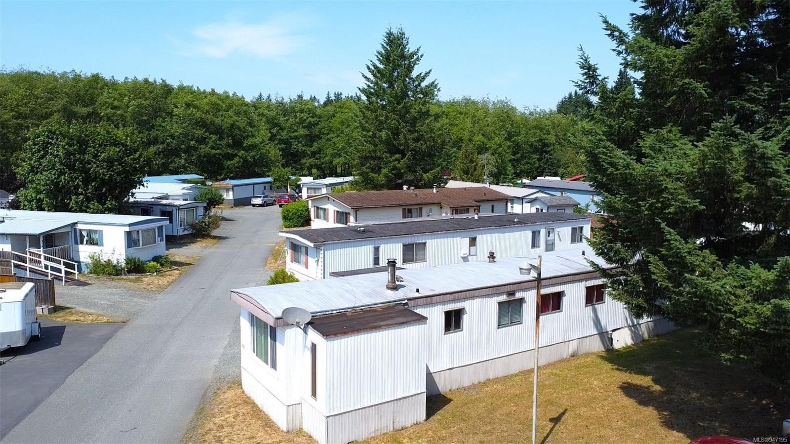 Main Photo: 101 3120 N Island Hwy in Campbell River: CR Campbell River North Manufactured Home for sale : MLS®# 947195