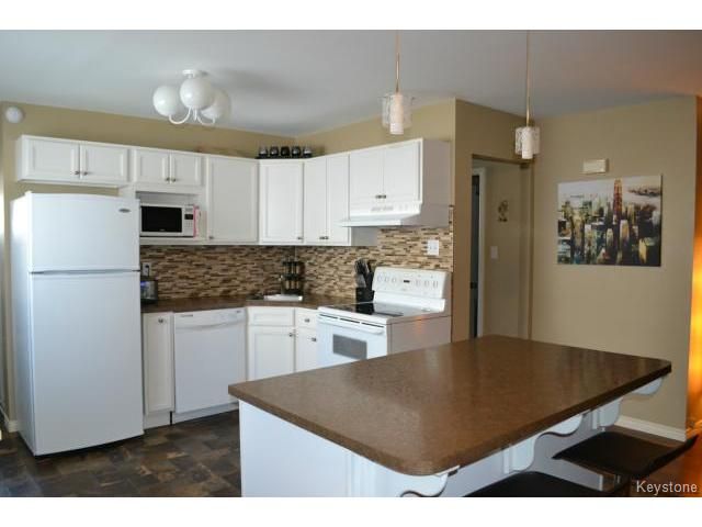 Photo 2: Photos: 463 Olive Street in WINNIPEG: St James Residential for sale (West Winnipeg)  : MLS®# 1405838