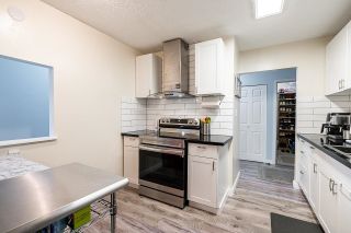 Photo 4: 216 33400 BOURQUIN Place in Abbotsford: Central Abbotsford Condo for sale in "Central Abbotsford" : MLS®# R2756885