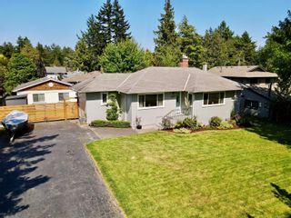 Photo 2: 2600 Arbutus Rd in Saanich: SE Cadboro Bay House for sale (Saanich East)  : MLS®# 932441