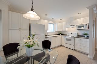 Photo 11: 7 2921 Cook St in Victoria: Vi Mayfair Row/Townhouse for sale : MLS®# 956137