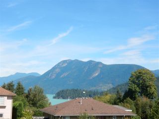 Photo 2: 6392 PIPER Place in Sechelt: Sechelt District House for sale (Sunshine Coast)  : MLS®# R2104359