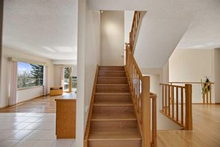 Photo 2: 28 Stradwick Way SW in Calgary: Strathcona Park Detached for sale : MLS®# A2124597