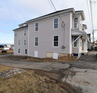 Photo 1: 8187 Highway 1 in Meteghan: Digby County Residential for sale (Annapolis Valley)  : MLS®# 202304906