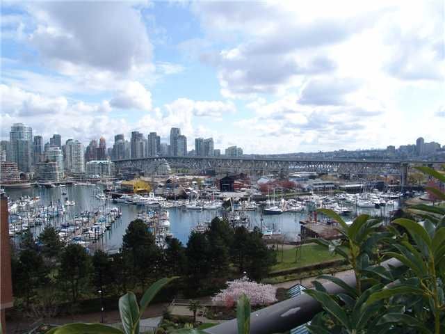 Main Photo: 1002 1470 PENNYFARTHING Drive in Vancouver: False Creek Condo for sale (Vancouver West)  : MLS®# V942703