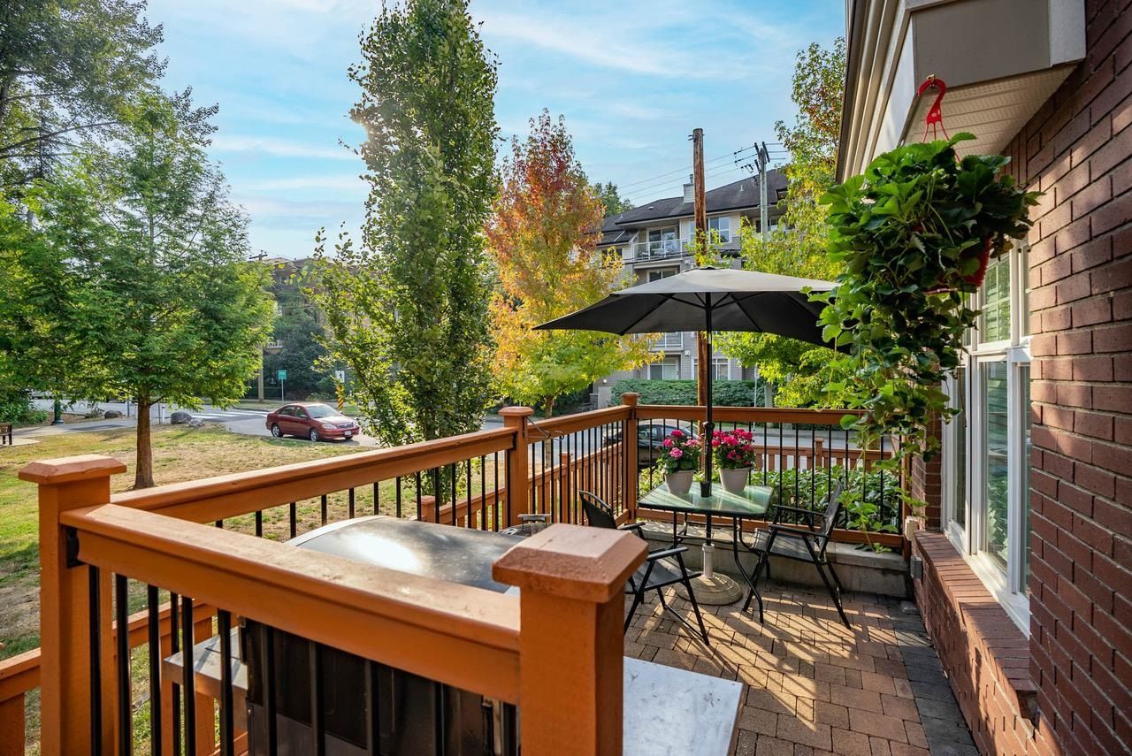 Main Photo: 1 2265 ATKINS Avenue in Port Coquitlam: Central Pt Coquitlam Townhouse for sale : MLS®# R2732044