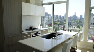 Photo 3: # 1703 1221 BIDWELL ST in Vancouver: West End VW Condo for sale (Vancouver West)  : MLS®# V1128254