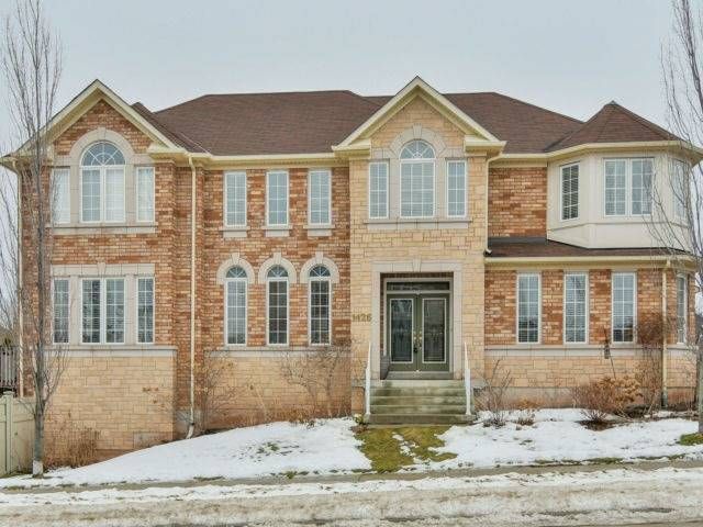 Main Photo: 1426 Pinery Cres in Oakville: Iroquois Ridge North Freehold for sale : MLS®# W4044662