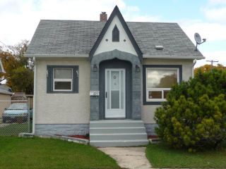 Photo 2: 895 Magnus Avenue in WINNIPEG: North End Residential for sale (North West Winnipeg)  : MLS®# 1019234