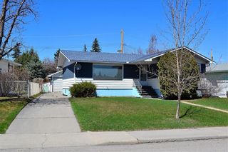 Photo 2: 45 Mayfair Road SW in Calgary: Meadowlark Park Detached for sale : MLS®# A1064150