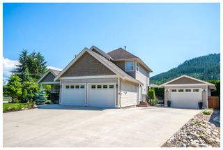 Photo 1: 1890 Southeast 18A Avenue in Salmon Arm: Hillcrest House for sale : MLS®# 10147749