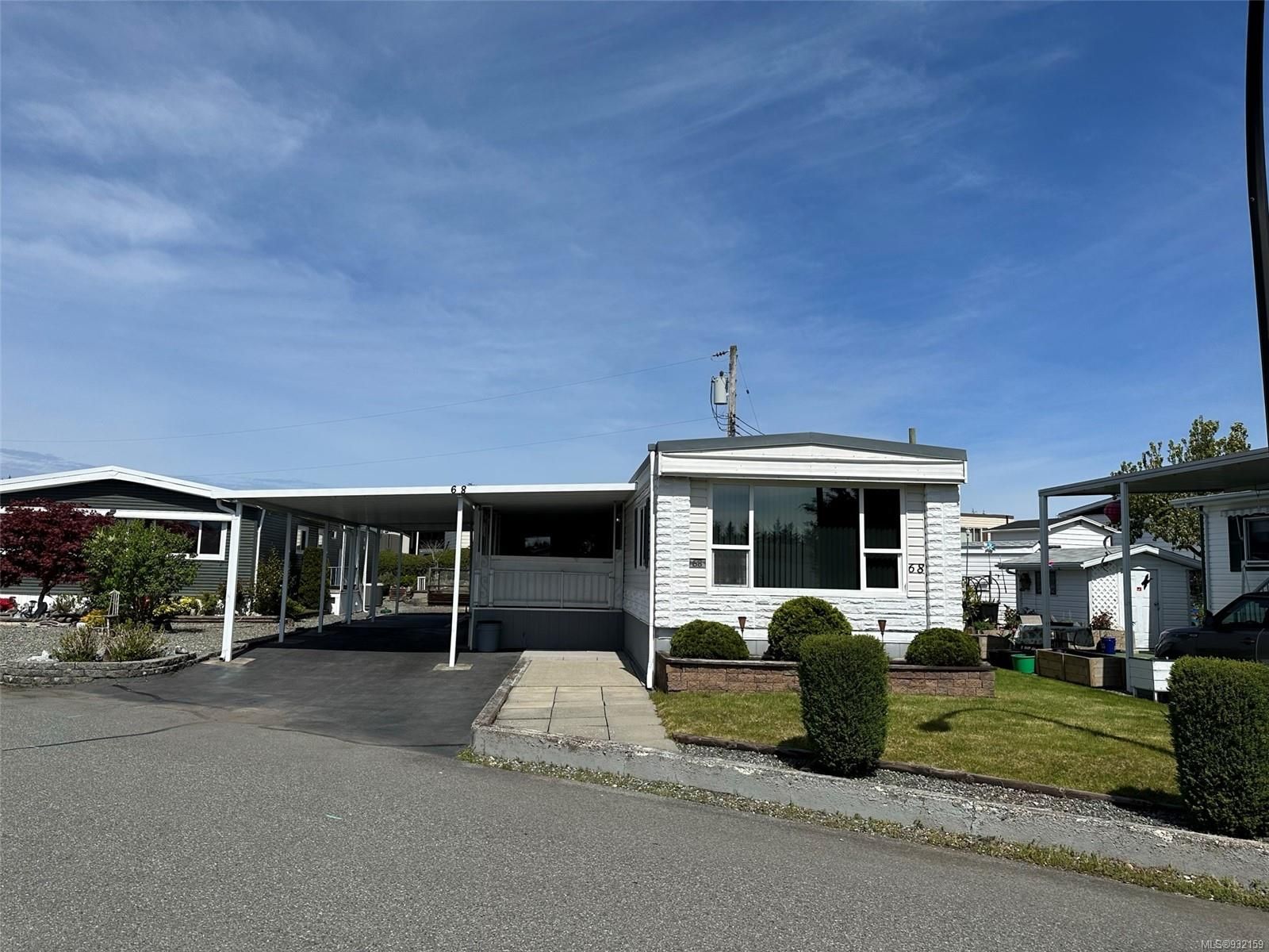 Main Photo: 68 6325 Metral Dr in Nanaimo: Na Pleasant Valley Manufactured Home for sale : MLS®# 932159