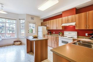 Photo 2: 8 50 PANORAMA Place in Port Moody: Heritage Woods PM Townhouse for sale : MLS®# R2050227