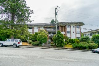 Photo 2: 203 1330 MARTIN Street: White Rock Condo for sale in "The Coach House" (South Surrey White Rock)  : MLS®# R2382473