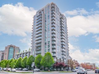 Photo 1: 401 135 E 17TH Street in North Vancouver: Central Lonsdale Condo for sale in "Local on Lonsdale" : MLS®# R2776162