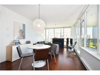 Photo 2: 703 1675 W 8TH Avenue in Vancouver: Fairview VW Condo for sale in "CAMERA" (Vancouver West)  : MLS®# V1019102