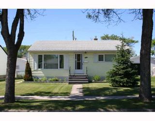 Photo 1:  in WINNIPEG: St Vital Residential for sale (South East Winnipeg)  : MLS®# 2912633