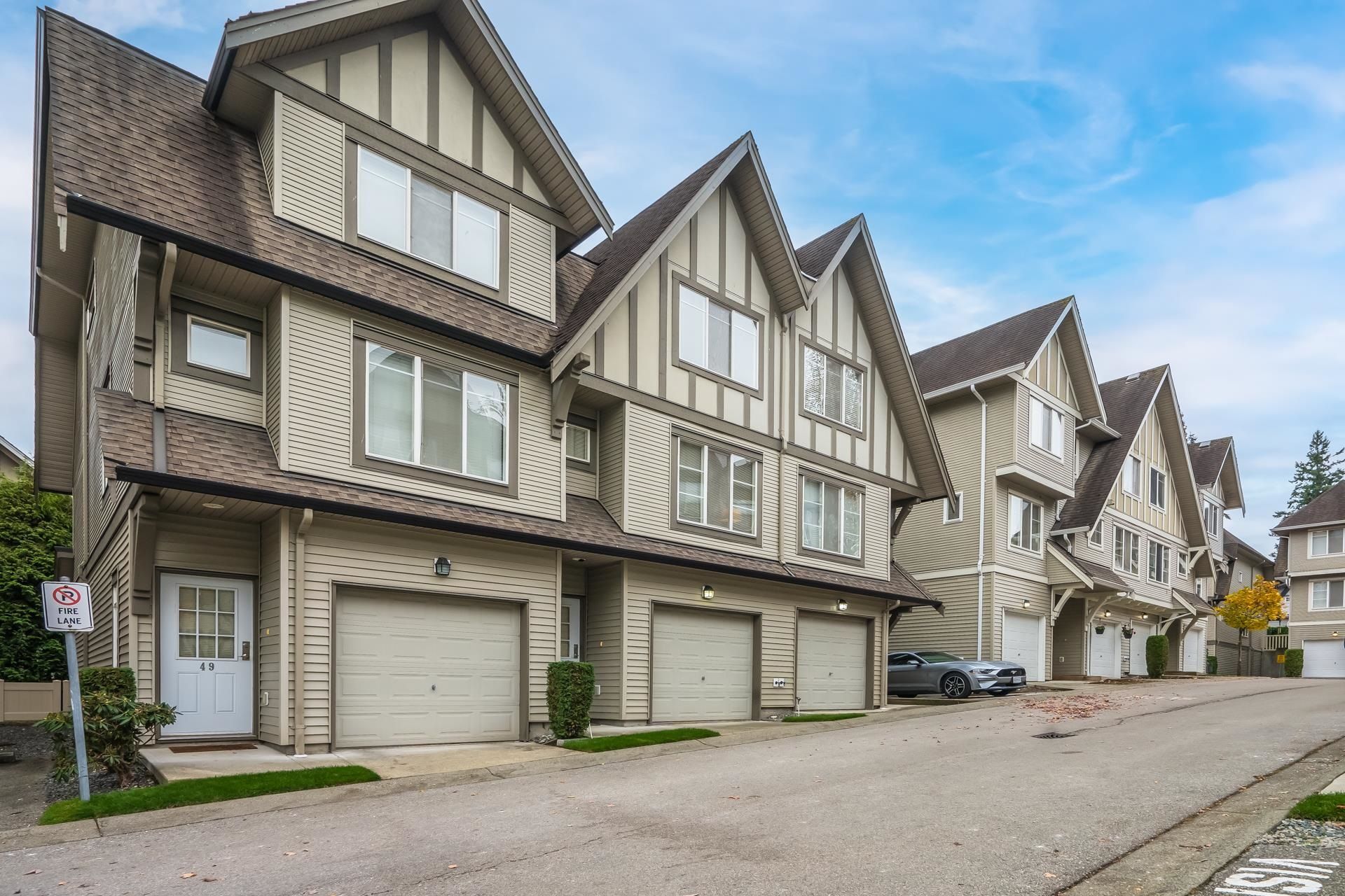 Main Photo: 50 15175 62A Avenue in Surrey: Sullivan Station Townhouse for sale in "Brooklands" : MLS®# R2736912