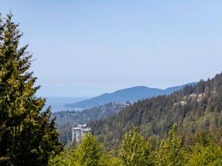 Photo 3: 407 2535 GARDEN Court in West Vancouver: Whitby Estates Townhouse for sale : MLS®# R2824262