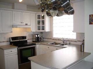 Photo 20: BEAUTIFULLY RENOVATED 3-BR TOWNHOUSE!