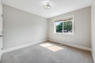 Photo 13: 427 36 Avenue NW in Calgary: Highland Park Semi Detached (Half Duplex) for sale : MLS®# A2002009