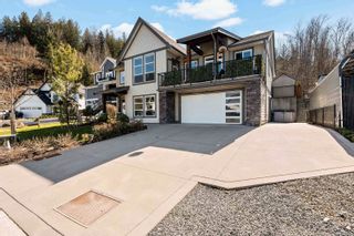 Photo 1: 51170 LUDMILA Place in Chilliwack: Eastern Hillsides House for sale in "Eastern Hillsides" : MLS®# R2878947