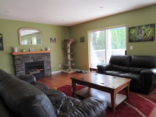 Photo 11: 925 COLUMBIA ROAD in Castlegar: House for sale : MLS®# 2476320