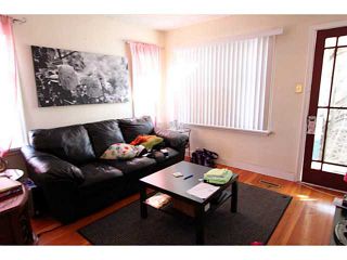 Photo 3: 140 27 Avenue NE in CALGARY: Tuxedo Residential Detached Single Family for sale (Calgary)  : MLS®# C3603482